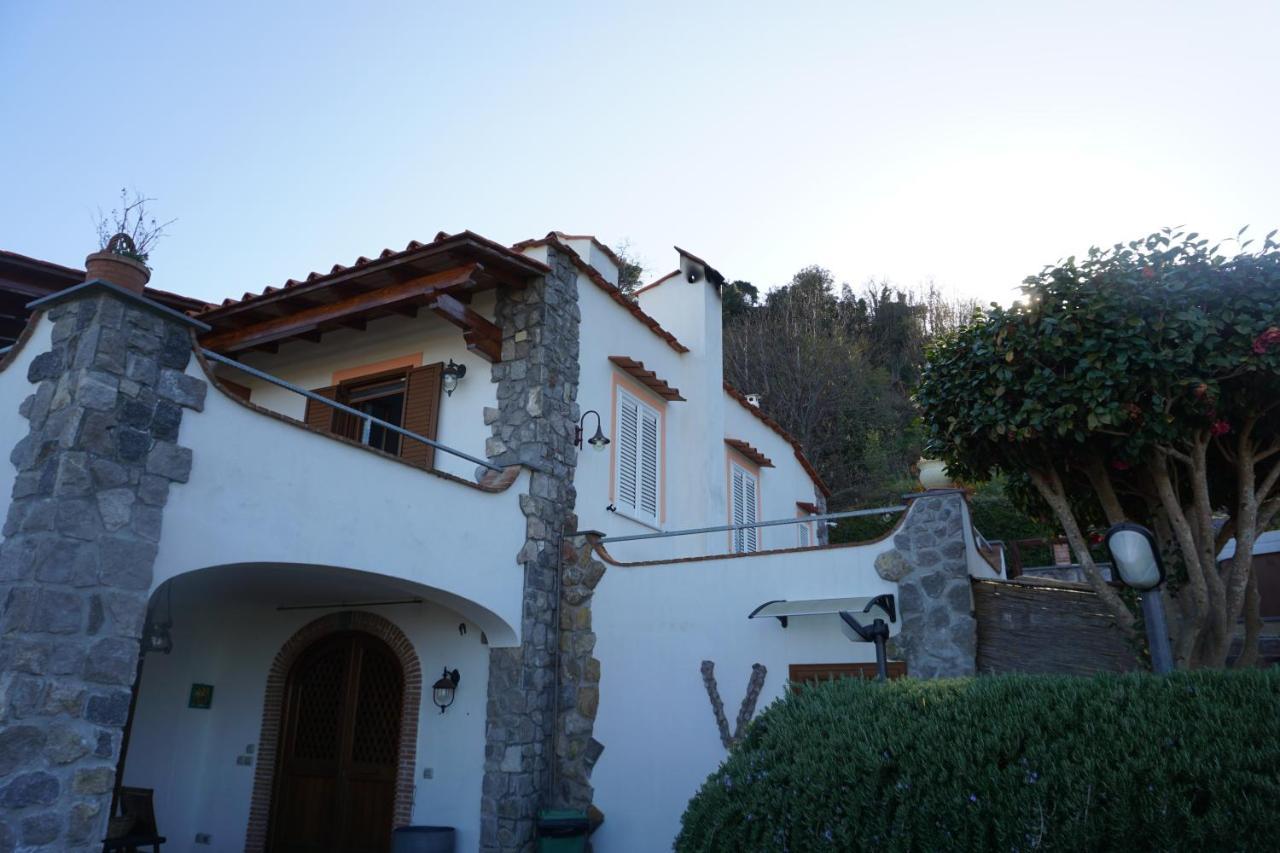 Relais Maison De Charles Frühstückspension Ischia